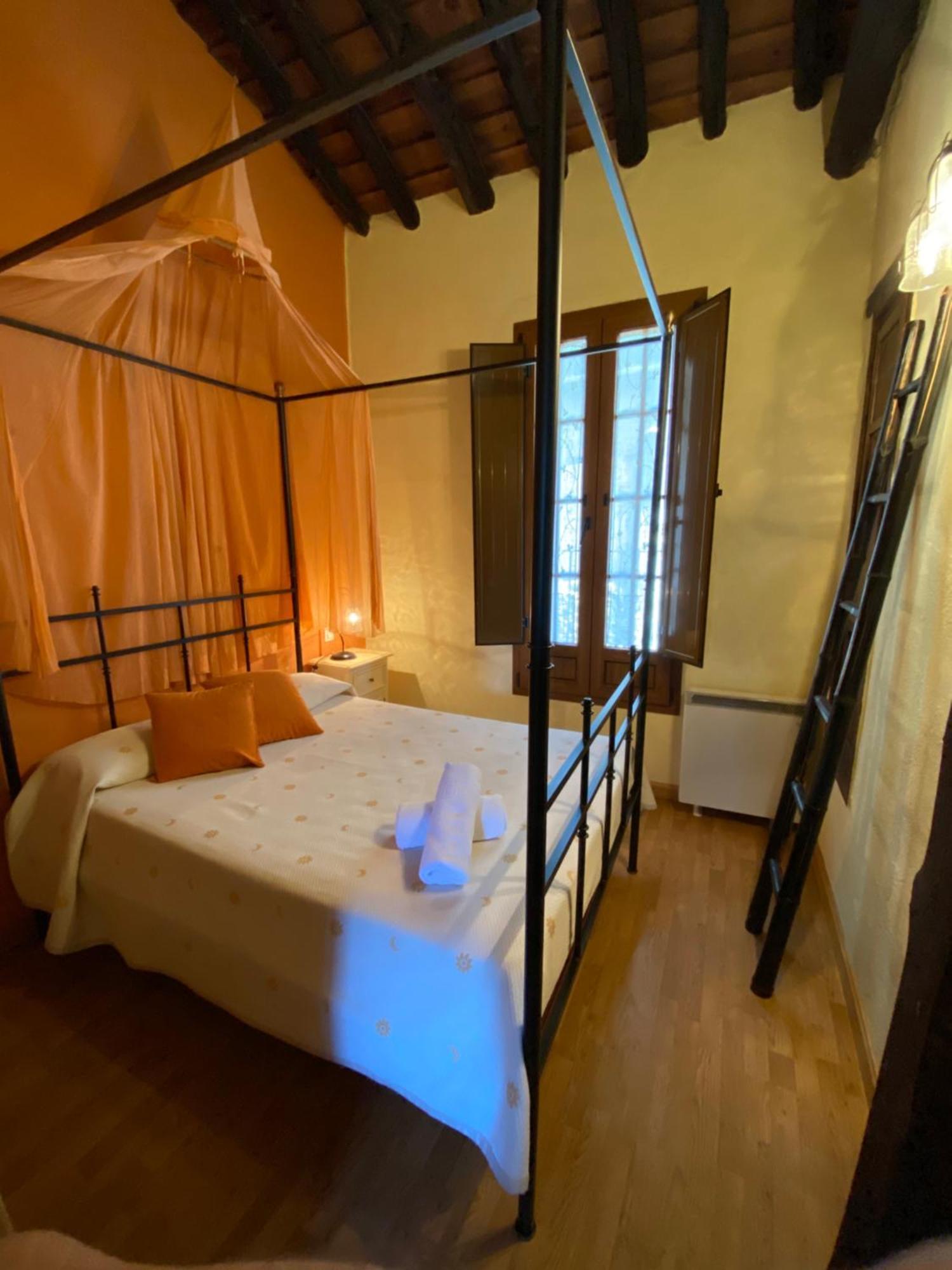 Apartamentos Rurales La Antigua Fonda Candelario Exterior photo